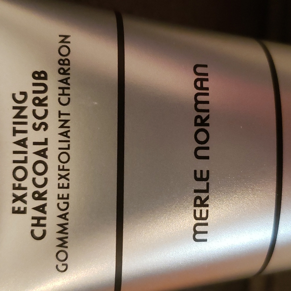 Exfoliating Charcoal Scrub
